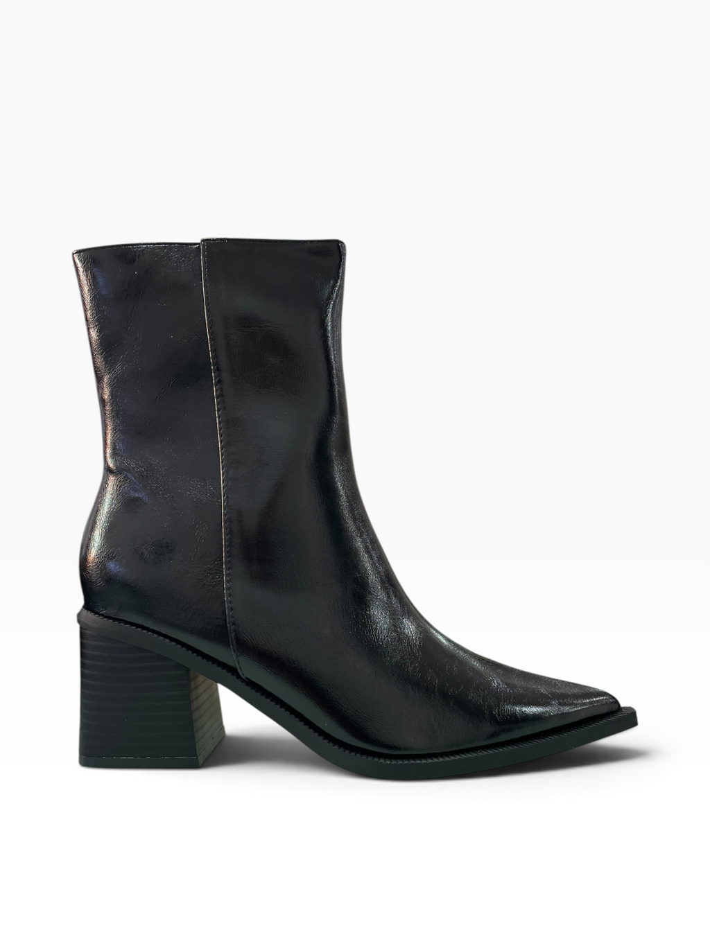 Μυτερά Ankle boots με Glossy δερμα