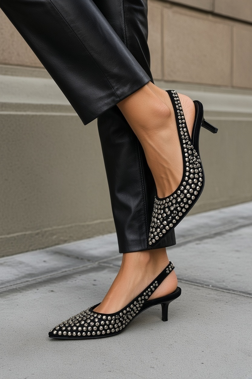 Μαύρες slingback γόβες με kitten heel και ασημένια τρουκς